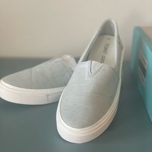 Toms Parker Slip on NWT